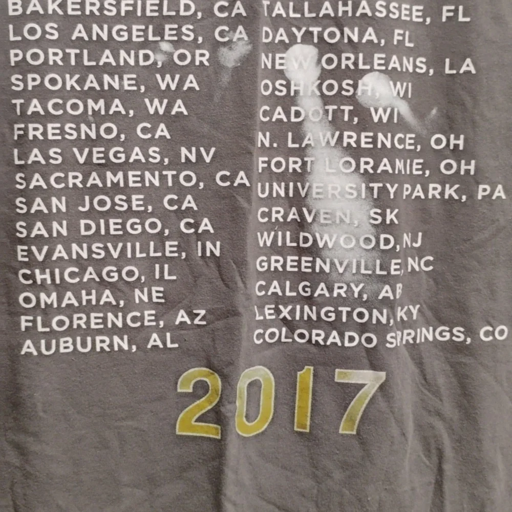 SALE! Blake Shelton Double Sided Gold Concert Band Tee Sz.M Worn 1X (BX29) - Picture 8 of 11